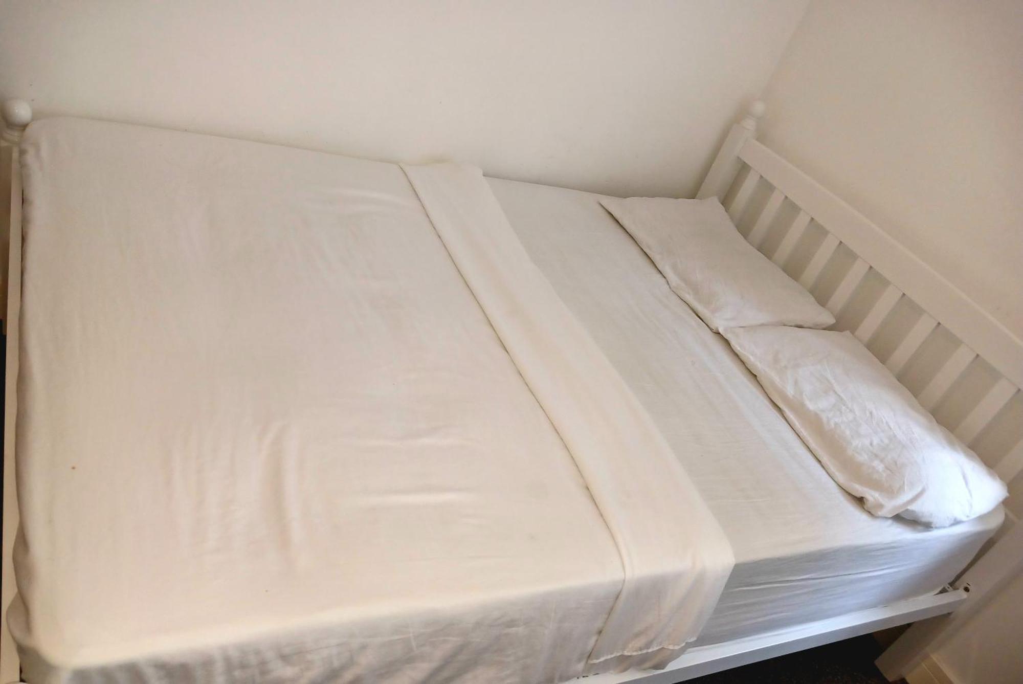 A Beautifully Furnished Master Bedroom In A Shared Apartment Aylesbury  Exterior foto